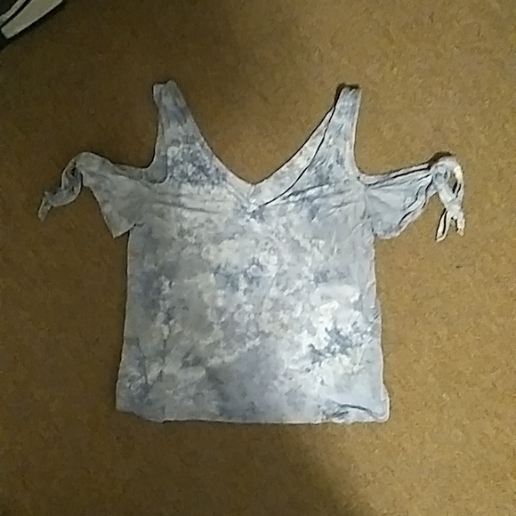 Gray and White Tank - Picture 2 of 4
